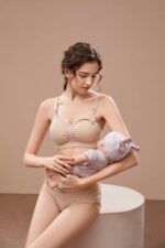 Dreamburn Maternity Nursing Bra Wireless Seamless Comfortable Breastfeeding Bras 4 Rows Adjust Hook with Removable Spill Prevention Pads Add Extenders - Image 4