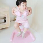 Adjustable Baby Shower Stand with Anti-Slip Base, Hug Bath Tower for Standing Up Themselves, 6-18 Months Toddler Shower Stand Support, Bathing Seat Chair Handle, Free Mother Hands - Image 2