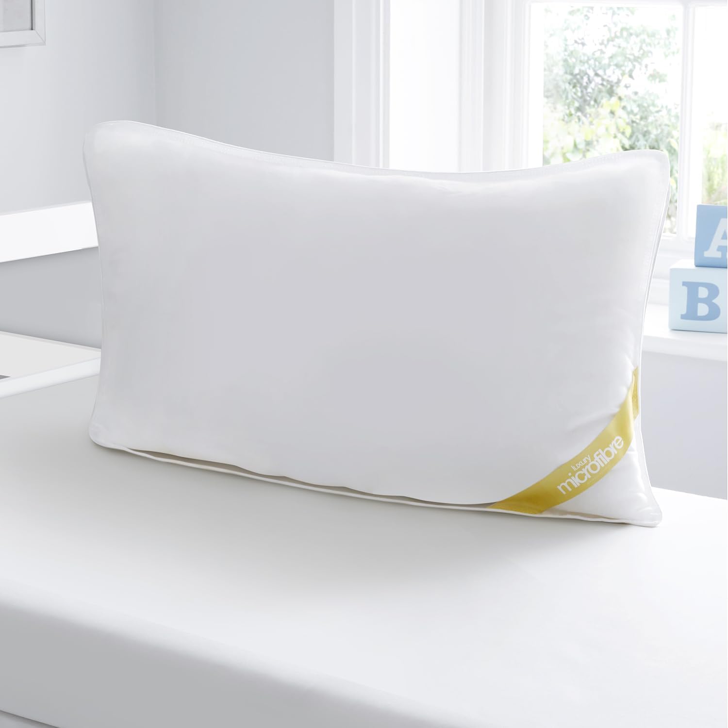 513zzRVZLSL._AC_SL1500_.jpg GC GAVENO CAVAILIA Microfiber Cot Bed Pillow, Breathable Warm Anti Allergy Comfy Bedding For Toddler - Baby - Nursery - Junior (Cot Bed Pillow Pack Of 1) 40x60 Cm, White - Image 1