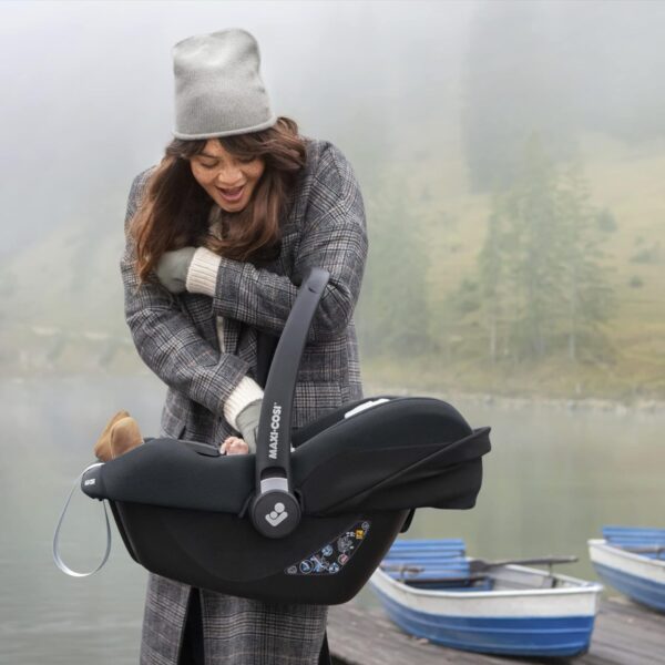 Maxi-Cosi CabrioFix i-Size Baby Car Seat, CabrioFix i-Size ISOFIX Base Bundle - Group 0+ Car Seat, Fits Most Maxi-Cosi Strollers, 0-12 Months, 40-75 cm + CabrioFix i-Size Base, Essential Black - Image 9