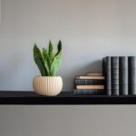 Shelfinity Set of 3 Black Floating Shelves for Wall | 80cm High Gloss Modern Wall Shelves | for Bedroom Living Room Bathroom Kitchen Office | Floating Shelf Unit Ideal for Display & Storage - Image 4