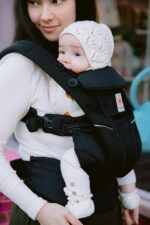 Ergobaby Omni Breeze Carrier for Newborns, from Birth to 20.4 kg, 4 Positions, SoftFlex Mesh, Ergonomic Baby Front-Inward and Back Carry Position, Onyx Black - Image 4