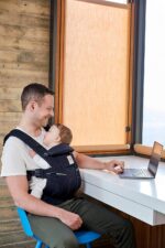 Ergobaby Omni Breeze Carrier for Newborns, from Birth to 20.4 kg, 4 Positions, SoftFlex Mesh, Ergonomic Baby Front-Inward and Back Carry Position, Onyx Black - Image 5