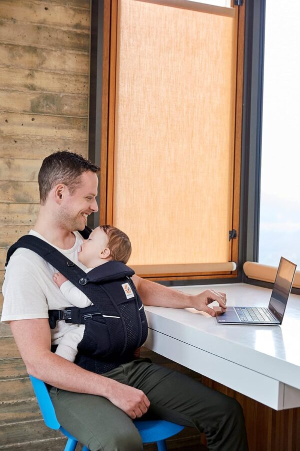 Ergobaby Omni Breeze Carrier for Newborns, from Birth to 20.4 kg, 4 Positions, SoftFlex Mesh, Ergonomic Baby Front-Inward and Back Carry Position, Onyx Black - Image 5