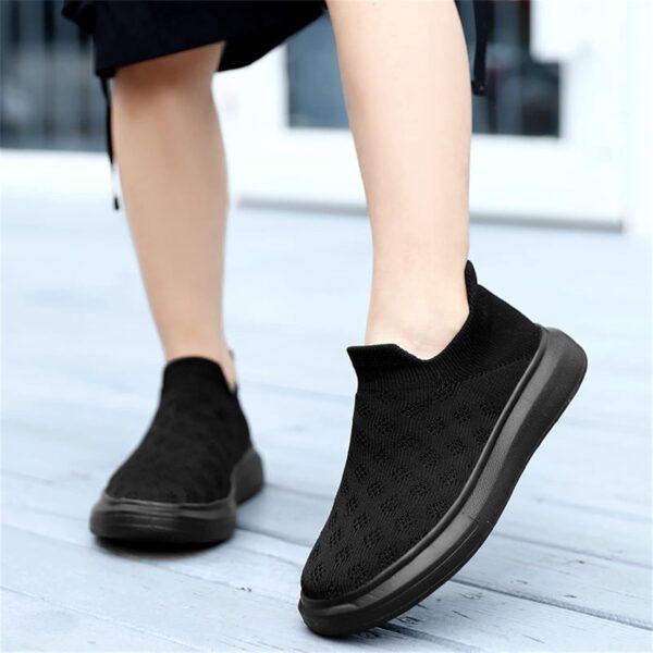 Trainers Girls Children's Shoes Casual Shoes Slip-On Sports Shoes Kids Boys Running Shoes Walking Shoes Mesh Breathable Trainers Outdoor Non-Slip Loafers Flat Shoes - Image 2