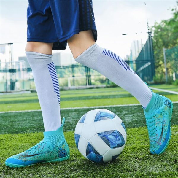 VTASQ Boys and Girls Soccer Shoes Kids Astro Turf Trainers Junior Football Shoes Indoor Outdoor Athletic Sneakers Non-Slip Unisex [9, 10, 11, 12, 13] UK Size - Image 4