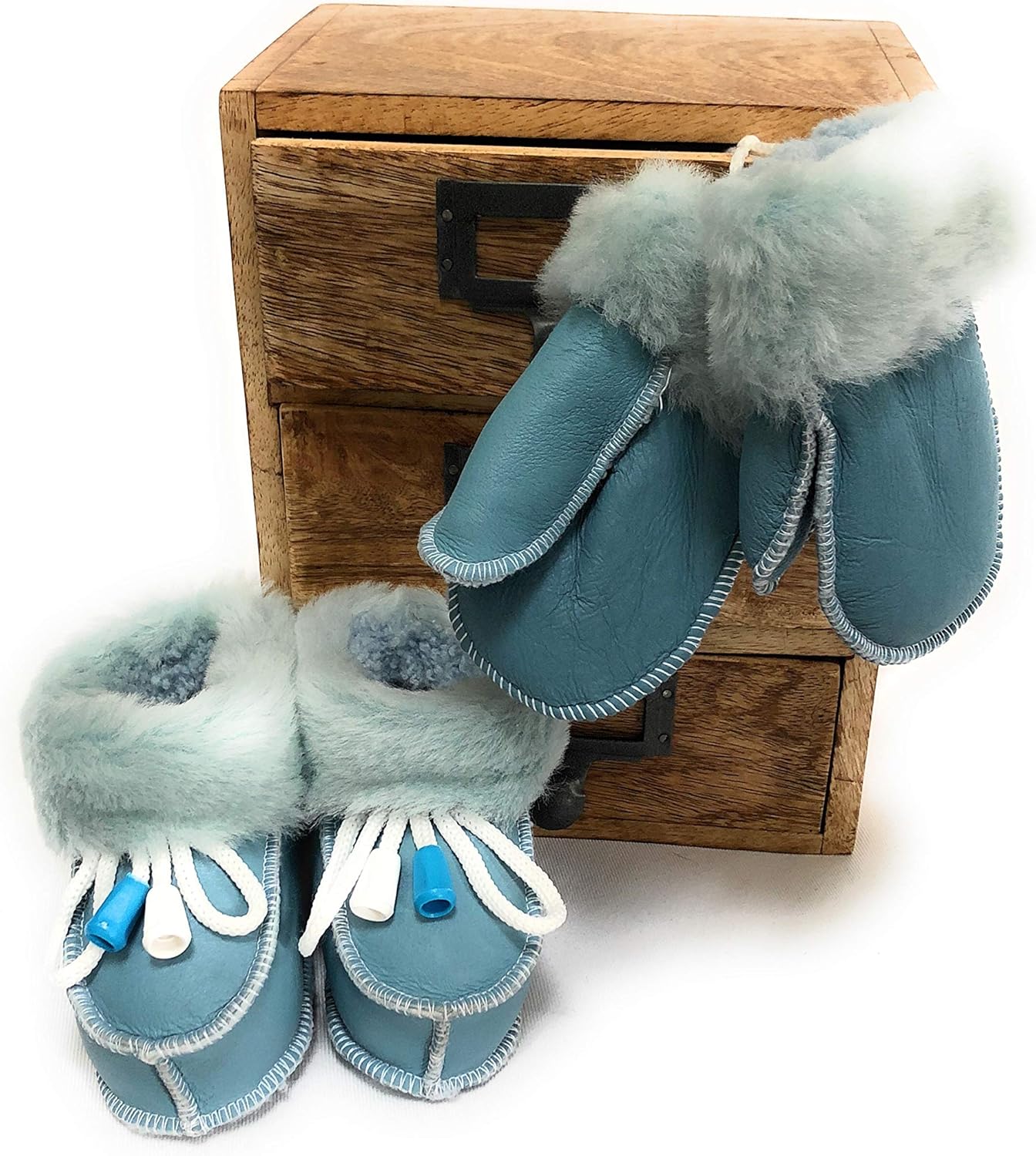 81KMqz2zvAL._AC_SL1500_.jpg Sheepskin Baby Slippers Gloves Set Boots Mittens Thumbed Mittens Kids Wool Fur Winter 100 Natural Socks Girls Boys Infant Newborn Size Leather 2 Booties - Image 1