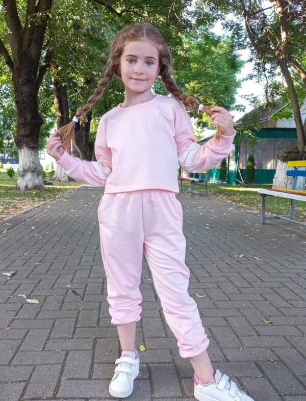 Arshiner Girls Tracksuit Set Kids 2 Piece Loungewear Activewear Outfits Girls Crop Tops Hoodies Long Sleeve Fashion Sweatshirts and Sweatpants 5-13 Years - Image 3