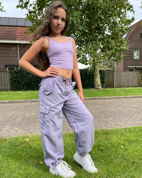 Rolanko Girls Baggy Cargo Parachute Trousers, Y2K Vintage Joggers with Adjustable Elastic Waist for Kids Fit - Image 4